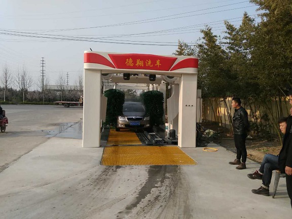 隧道式洗車機8